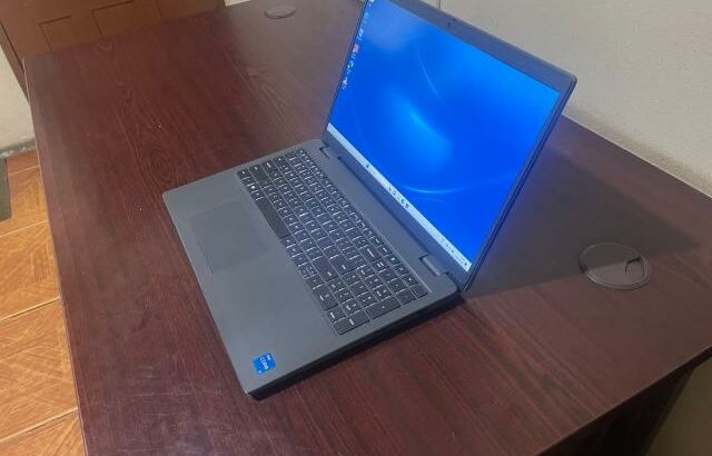 Laptop Dell Latitude i5-13th Gen, Altas Propriedades. Aprecie