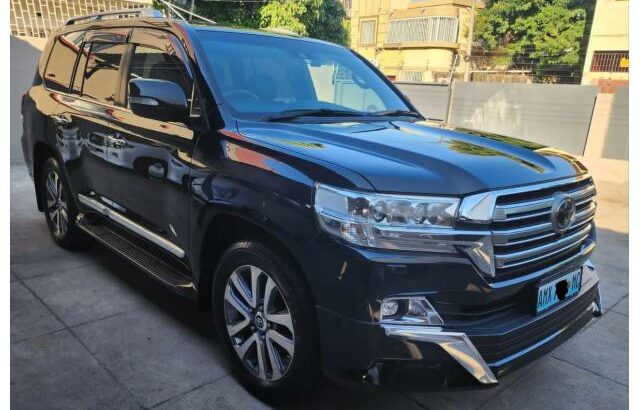 Toyota Land Cruiser ZX 2017 recém chegado