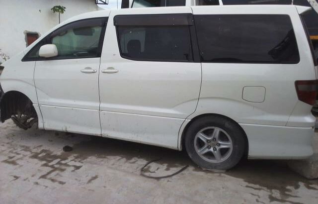 Toyota Alphard – necessario encaixar motor novo