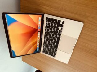 -Exclusivo: SeMi NOVO -Macbook Air M1 2020 GOLD Ediction  -Retina Display – 8GB Ram -256  GB SSD -Iris Xe Graphics 2 GB  -13.3 Inch (2560×1600) -Preço