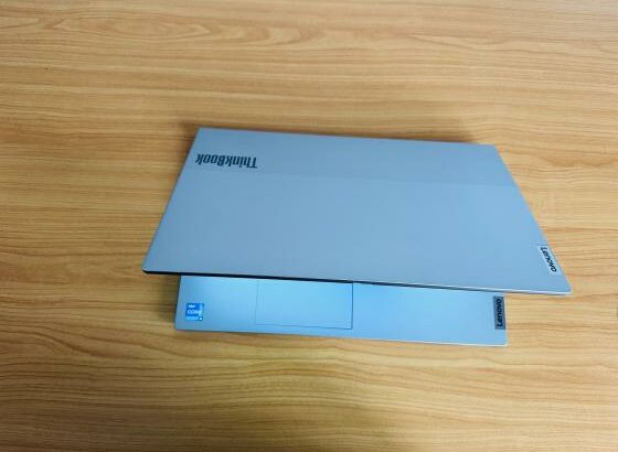 -Ultrabook Lenovo ThinkBook 15  G2 ITL   intel core i5-1135G7 11th gen CPU @ 2.40Ghz up to 4.200Ghz in turbo boost (8Cpus)  8Gb Ram ,512GB SSD ecrã 15
