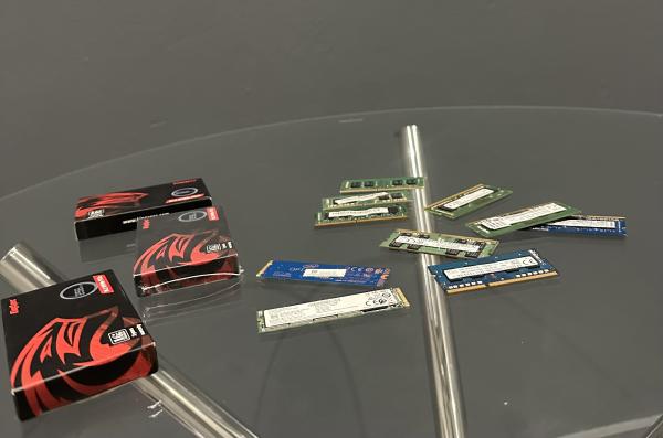 ✅02 SSD SATA 2.5  Marca Crucial & Lexar 1TB Preço Unitário :5.900.00MT ✅SSD 256 GB NVME preço :2.900.00MT ✅02 Unts SSD 128 GB NVME PREÇO Unitario : 1.