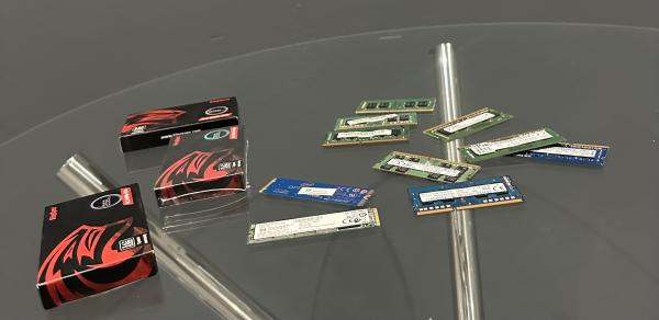 ✅02 SSD SATA 2.5  Marca Crucial & Lexar 1TB Preço Unitário :5.900.00MT ✅SSD 256 GB NVME preço :2.900.00MT ✅02 Unts SSD 128 GB NVME PREÇO Unitario : 1.