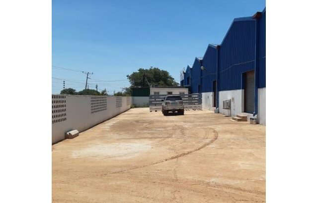 Vende-se armazém com 300m² na Matola – Tchumene