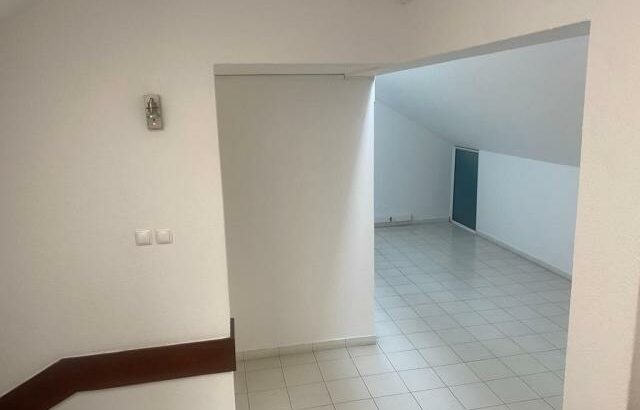 Vende-se hiper moradia T7(Triplex) na Sommerchield 1 | Av. Kenneth Kaunda | ZONA DIPLOMÁTICA