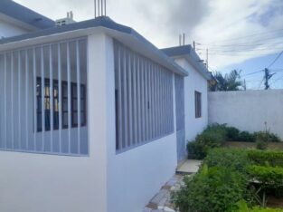 Vende-se uma Casa  T3 Placa em Laulane