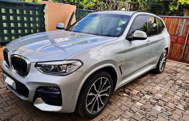 BMW X3 X Drive – comprada na Ronil 0 km