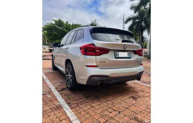 BMW X3 X Drive – comprada na Ronil 0 km