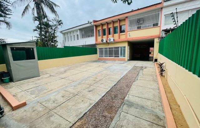 Vende-se moradia(duplex) T4 na Sommerchield 1 | Próximo da Clínica da Sommerchield