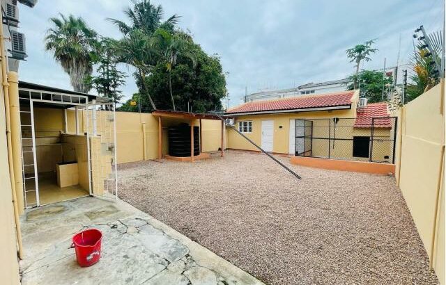 Vende-se moradia(duplex) T4 na Sommerchield 1 | Próximo da Clínica da Sommerchield