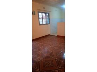 Vende-se Flat T3 No Alto Mae