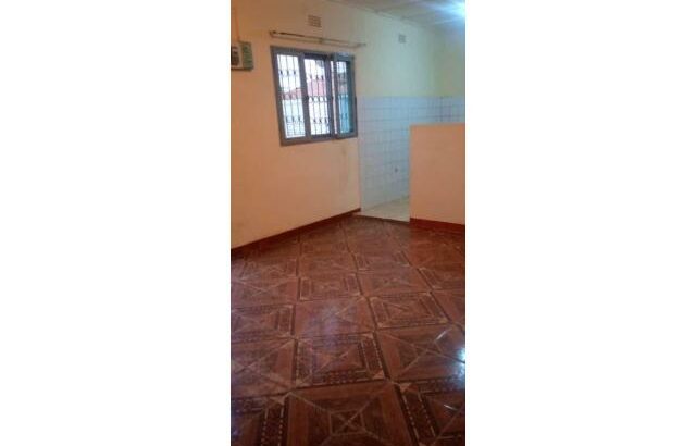 Vende-se Flat T3 No Alto Mae