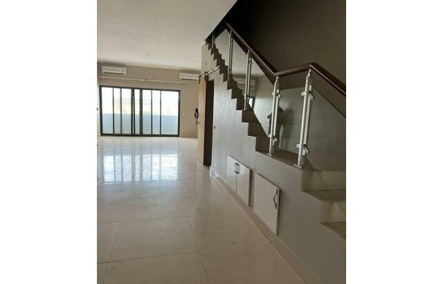 Vende-se magnífico apartamento Duplex T3 no Joss village