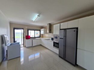 Arrenda-se Luxuoso Apartamento T4 MOBILADO no condomínio 4fe