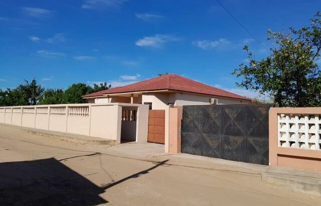 Vende se boa moradia tp3 familiar num espaço 50×50 na machava bairro novo