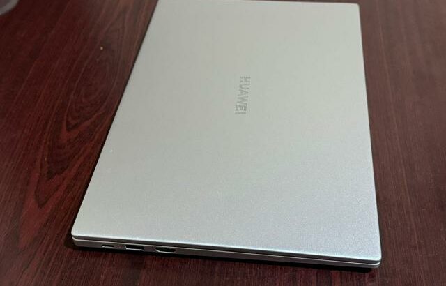 Laptop Huawei MateBook AMD Ryzen7.