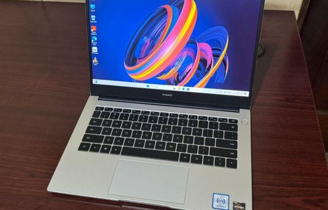 Laptop Huawei MateBook AMD Ryzen7.