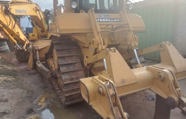 Vende-se Bulldozer Caterpillar