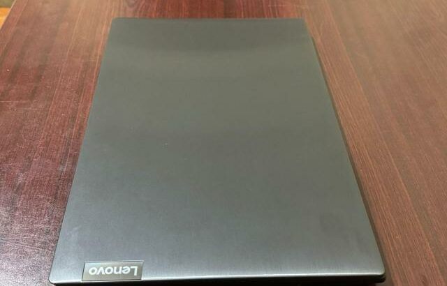 Laptop Lenovo IdeaPad, Intel Celeron.