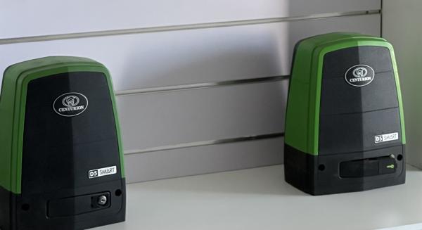 Acordar Ctiancas para Abrir portão já não está na moda Adiquira já :  Quit Completo Motor para portão automático D5 Smart+2 Remotes novos+ Sensor+ Rég