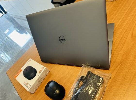 Dell Vostro 5620 Lap Top Metalizado  e Executivo da Décima Segunda Geração   Intel Core i5-1240P 1.70 GHZ 16 CPUS, 16 GB DDR4 SDRAM,512  GB SSD , 15.6