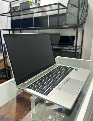 Hp Elitebook 850 G8 15.6” i5 11th 16GB RAM 256GB SSD