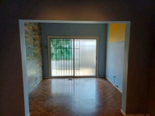 Vende se apartamento espaçoso tipo 2 no bairro polana cimento zona nobre