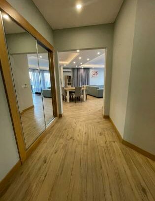 Arrenda-se este excelente apartamento, tipo2 no bairro da costa do sol Av. Marginal