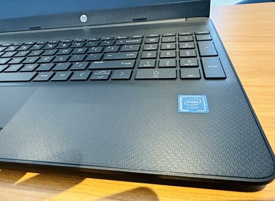 Lap Top HP 15-dw1xxx  Limpinho em Promoção  intel Celeron N4120 1.10 GHZ 4 CPUS 4 GB DDR4 SDRAM 1 TB SSHD Bateria Excelente + Carregador incluso,15.6