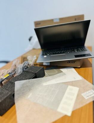 Lap Top Novo Acer Aspire 3 A315-58-54EU intel core i5-1135G7  2.40 GHZ 8 GB Ddr4 sdram,512 GB ssd Ultra fast 15.6polegadas  Teclado Numerico Novinho