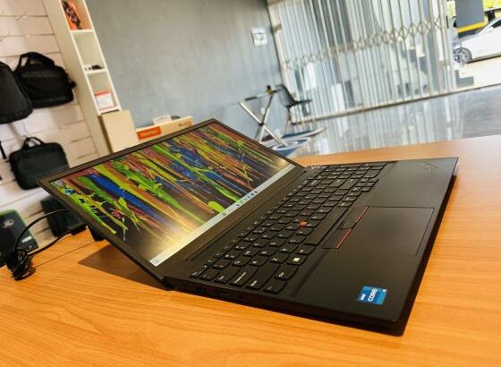 Lenovo ThinkPad E15 Intel core i5-1135G7 11 th Gen Limpinho 8 GB Ddr4 sdram, 512GB ssd NVME, 15.6 POLEGADAS Teclado Numérico Intel  iris XE Graphics,