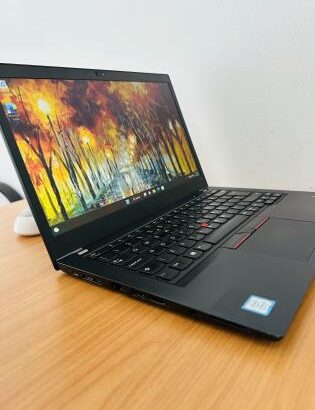 -Lenovo ThinkPad T480S Touchscreen  -Intel Core i5-8250U 2.50 GHZ 8TH Gen (8 CPCs) -8GB DDR4 SDRAM  -256  GB SSD Ultra fast NVME  -14 polegadas  USB