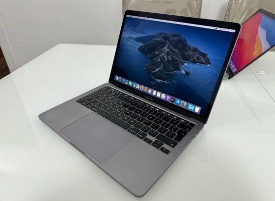 MacBook Pro 2020 13” Touch Bar usado