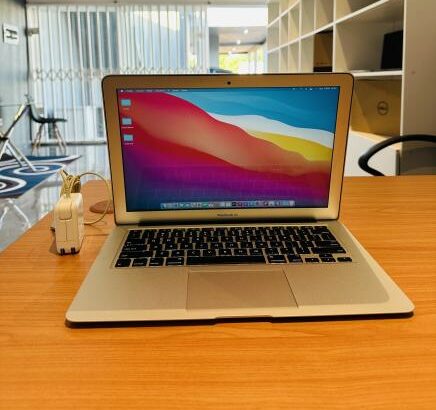 promoção :Mac Book Air 2013 Limpinho como Novo Core I5 4 GB Ram 128 GB SSD 14 Polegadas Teclado luminoso com carregador Preço :24.700.00MT