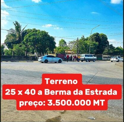 Vende-se Terreno 25 x 40 a berma da Estrada na Machava