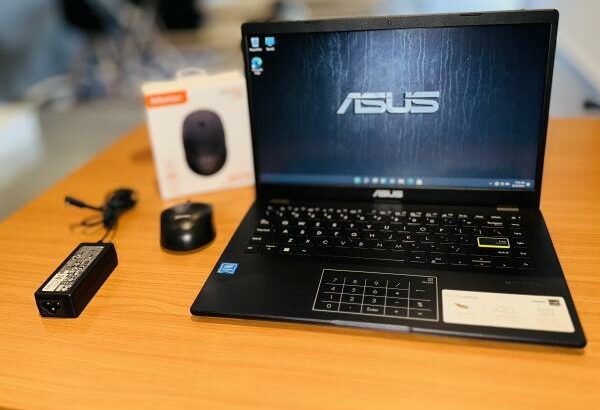 É sexta Feira Compra um Lap Top e Ganha uma garrafa  de Vinho Bom Final de Semana   Asus VivoBook N4020 1.20 GHZ 4 GB DDR4 SDRAM, 256 GB SSD Intel UHD