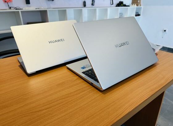 TEMOS DUAS Unidades Lap Top Huawei  Semi Novo APROVEITE!!!!!  Huawei Matebook 15 Intel core i5- 12450H 2.50GHZ (12Cpus) 12 TH Gen  8GB DDR4 SDRAM,512