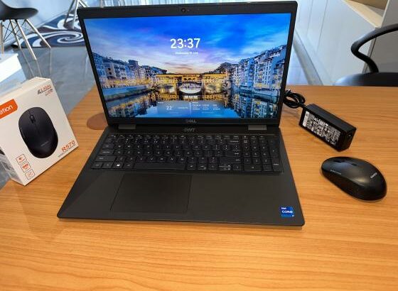 -Lap Top Moderno, Executivo e Super Portátil  Dell Latitude 3520 Ultrabook Machine 11TH Generation, intel Core I7-1165G7 (8Cpus1.70 GHZ, 8 GB DDR4 SDR