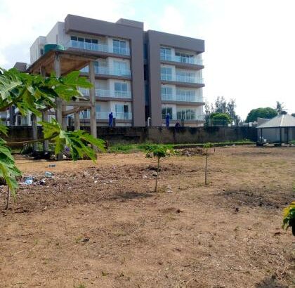 Trespasse de Propriedades ligadas, cada propriedade com 17/30m no bairro de laulane muito próximo a Zona da Dona Alice