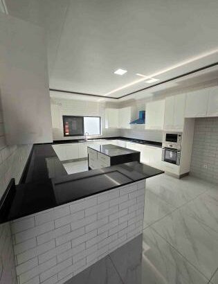 Vende-se Vivenda na Matola Cidade