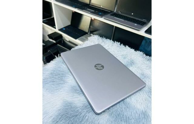 Laptop HP 255, AMD 11th Gen with Graphics 2Gbs dedicated