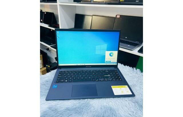 Laptop Asus VivoBook i3-12th Gen. Novo Fora da Caixa