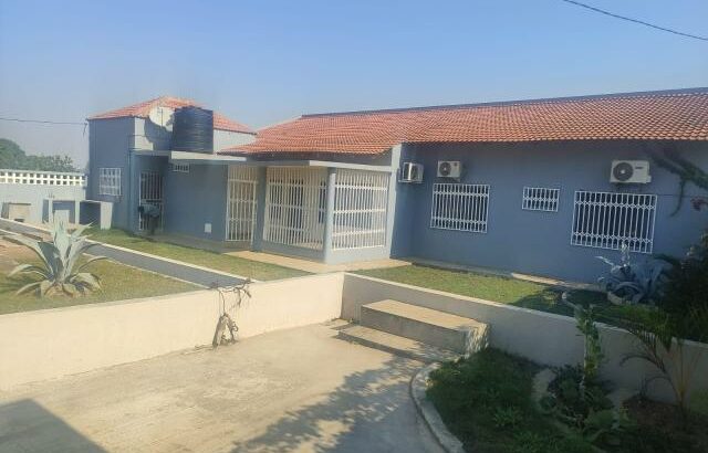 Arenda se Linda moradia tp3 bem localizada em malhampswene paragem 120