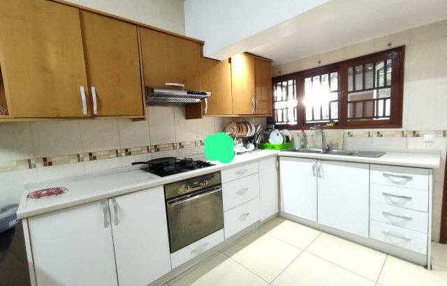 Vende-se Belíssimo apartamento T2 no Rés do chão na sommerschield 1