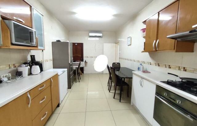 Vende-se Belíssimo apartamento T2 no Rés do chão na sommerschield 1