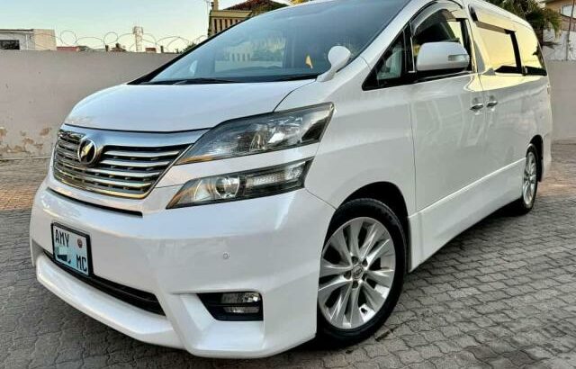 Vende-se Toyota Vellfire 2010 recém chegado