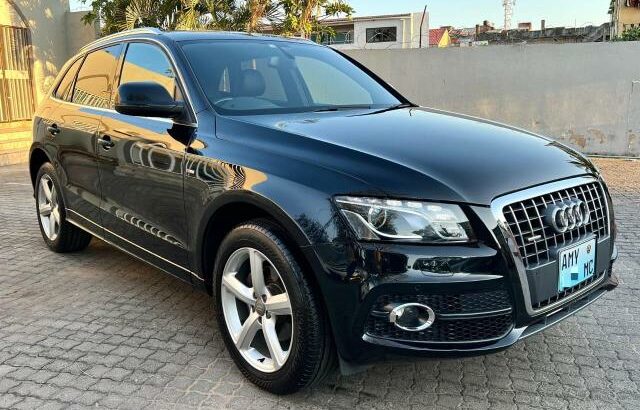 Vende-se Audi Q5 2012 recém importado