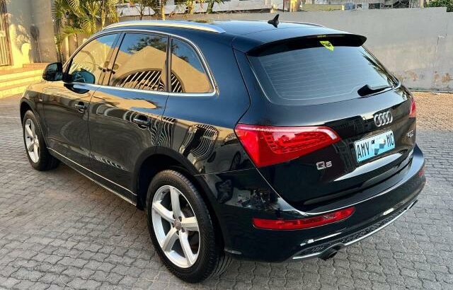 Vende-se Audi Q5 2012 recém importado