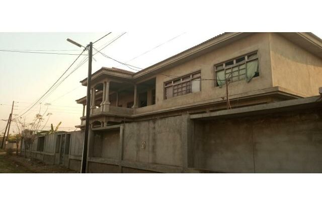 Vende se moradia duplex tp3 inacabada numa zona de elite em Belo Horizonte  num espaço 60 por 80