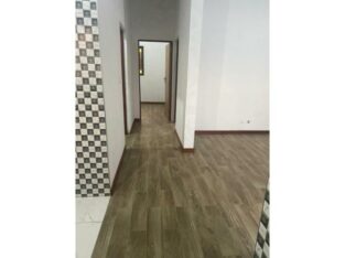 Arenda se Linda moradia tp2 bem localizada dentro do condominio em malhampswene